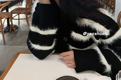 Applique Knit Bucket Hat