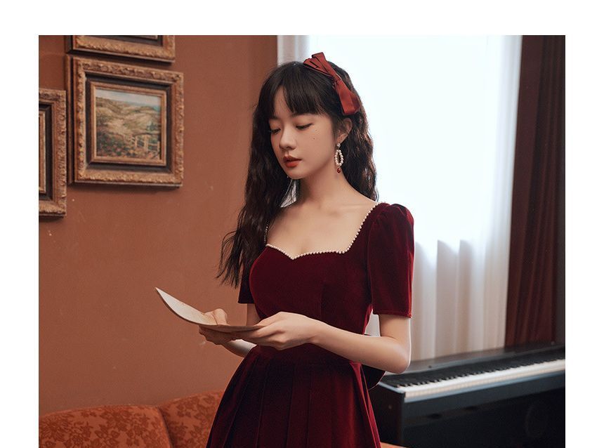 Short-Sleeve Sweetheart Neckline Faux Pearl Trim Plain Velvet A-Line Pleated Evening Dress (Various Designs)