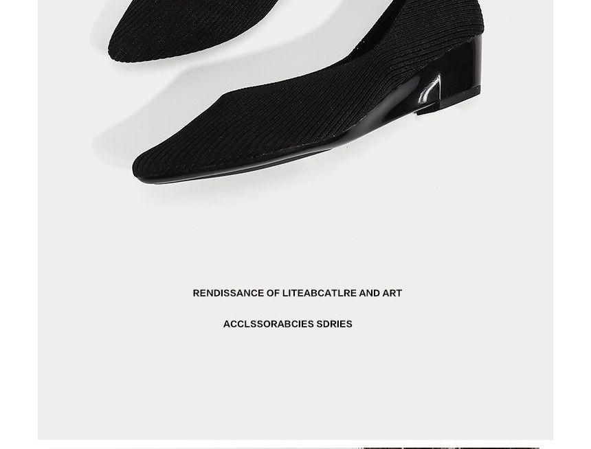 Wedge-Heel Pointed Pumps