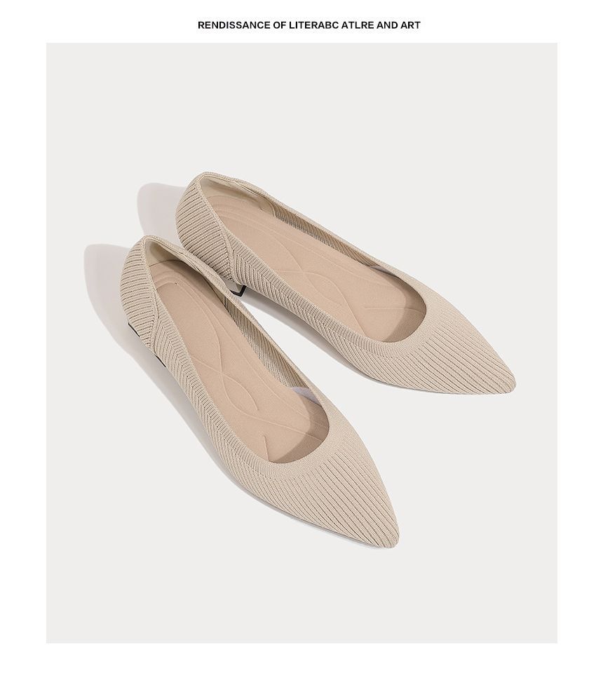 Low-Heel Pointed Knit Pumps