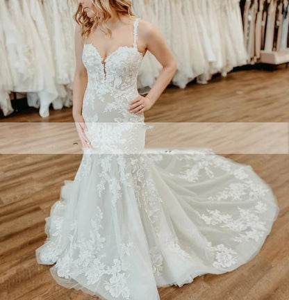 Spaghetti Strap Sweetheart Neckline Lace Trained A-Line Wedding Gown