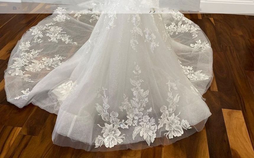 Spaghetti Strap Sweetheart Neckline Lace Trained A-Line Wedding Gown