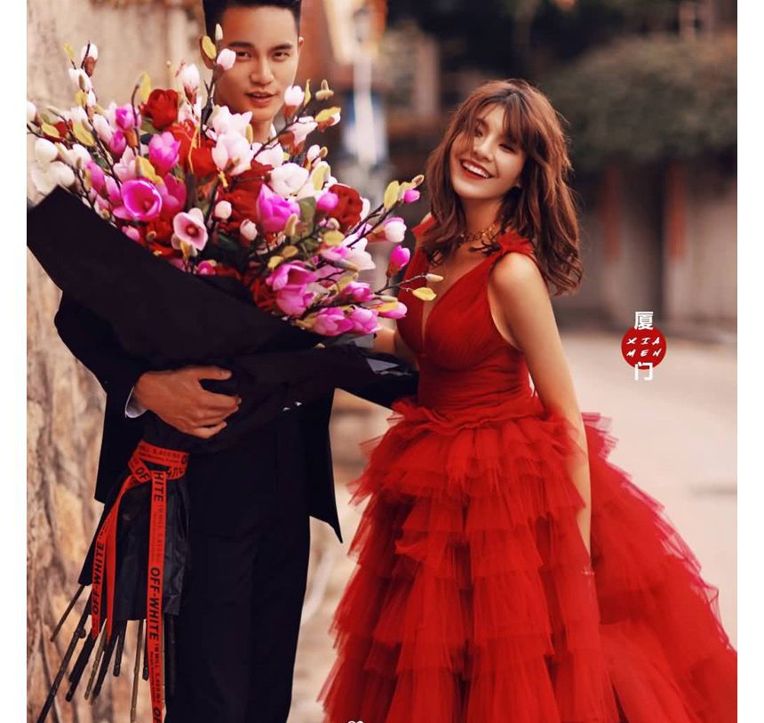 Sleeveless V-Neck Plain Tiered A-Line Evening Gown