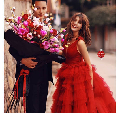 Sleeveless V-Neck Plain Tiered A-Line Evening Gown