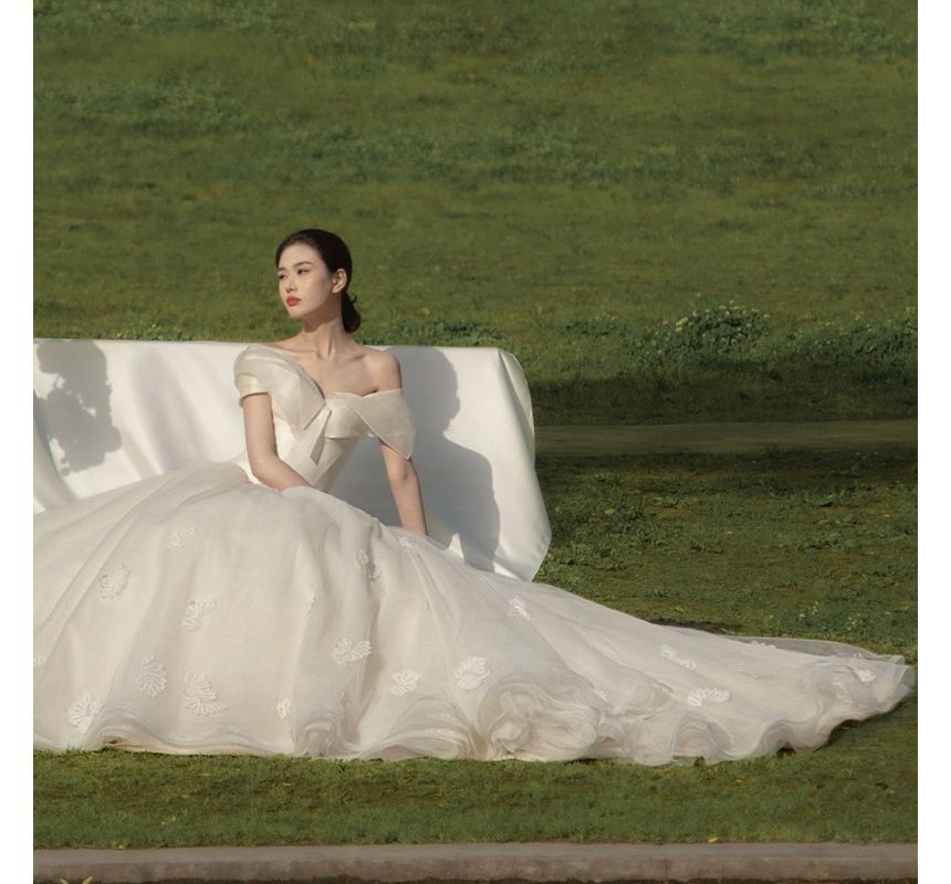 Off-Shoulder Plain Wedding Ball Gown