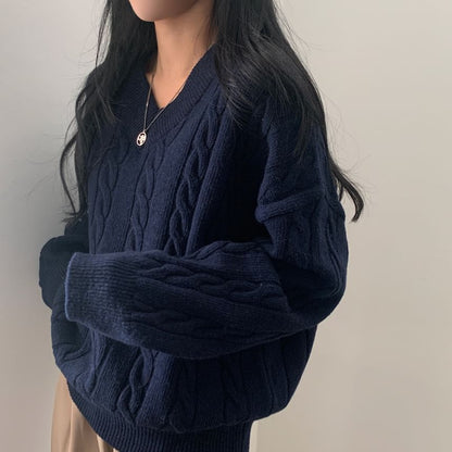 Zopfmusterpullover mit V-Ausschnitt