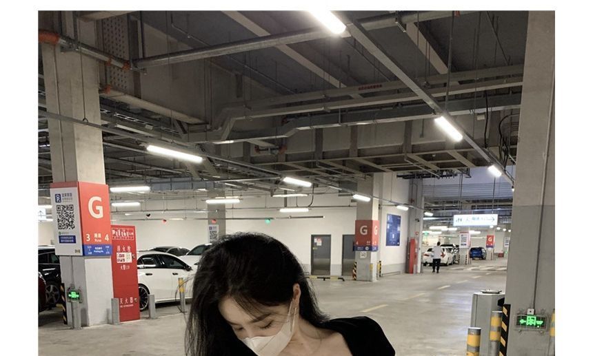 Short-Sleeve Square Neck Plain T-Shirt