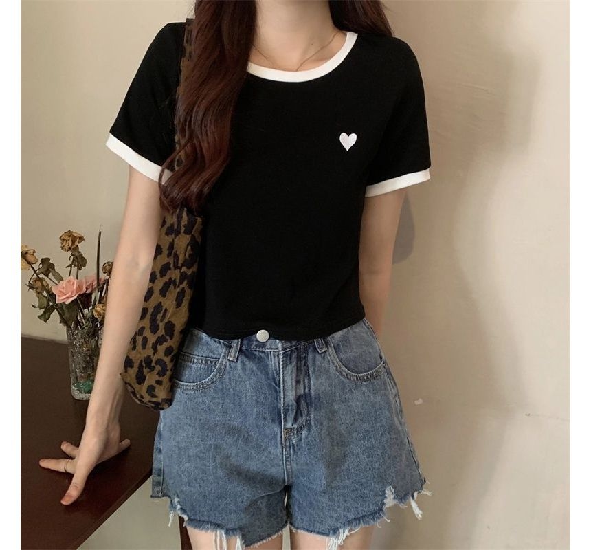 Short-Sleeve Round Neck Heart Contrast Trim Tee