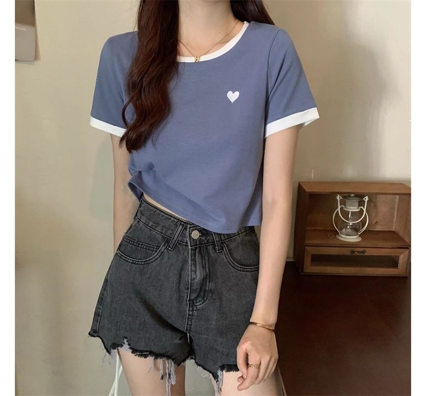 Short-Sleeve Round Neck Heart Contrast Trim Tee