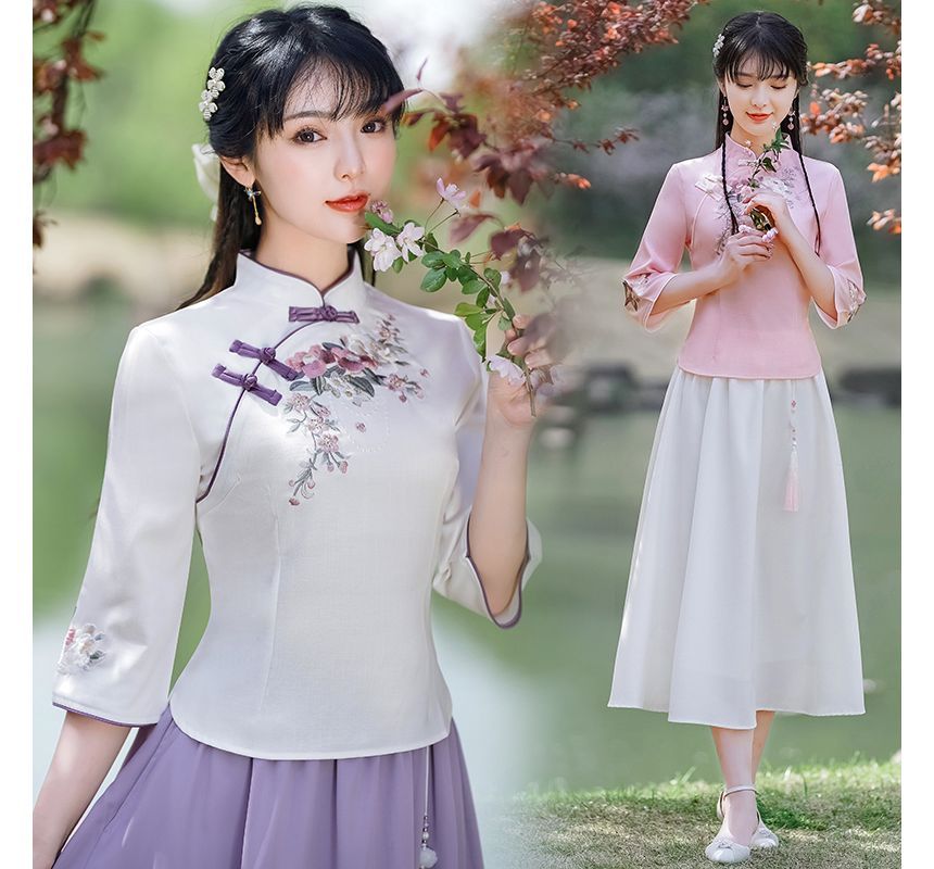 3/4-Sleeve Mock Neck Floral Embroidered Hanfu Top