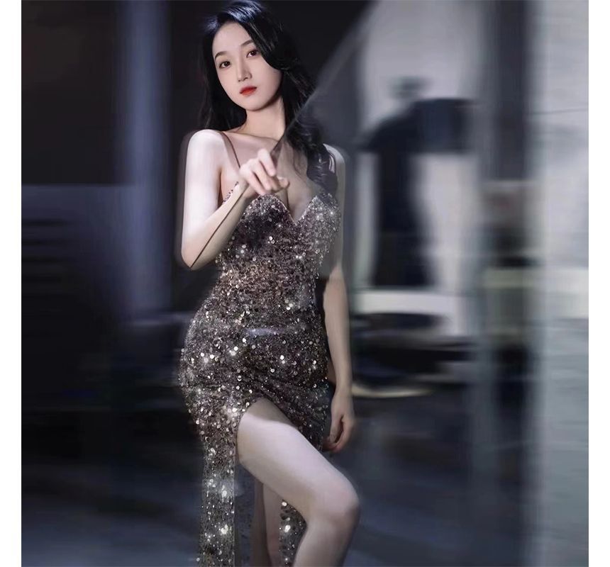 Spaghetti Strap Sweetheart Neckline Sequined Mermaid Evening Gown