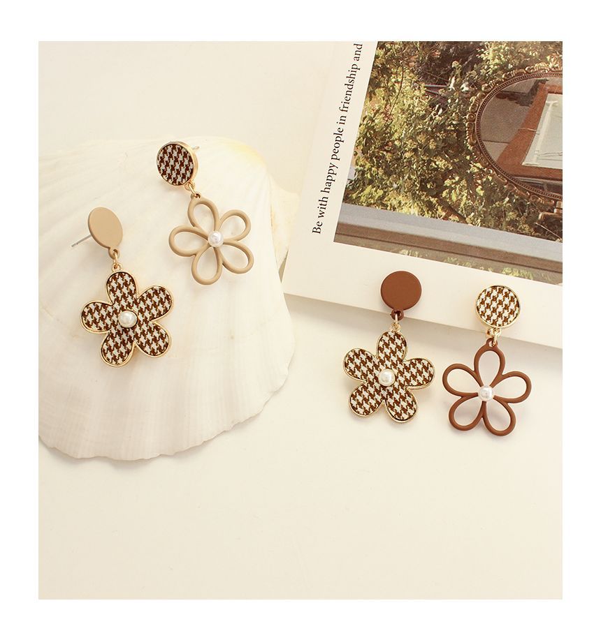 Houndstooth Floral Asymmetrical Alloy Dangle Earring