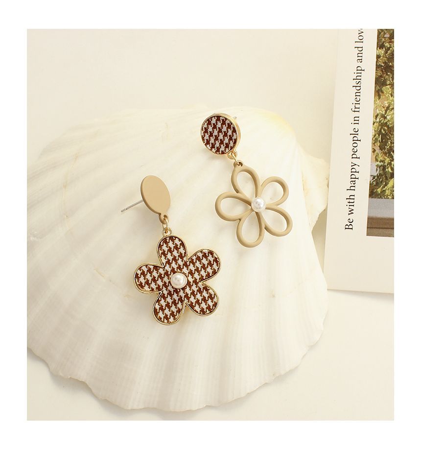 Houndstooth Floral Asymmetrical Alloy Dangle Earring
