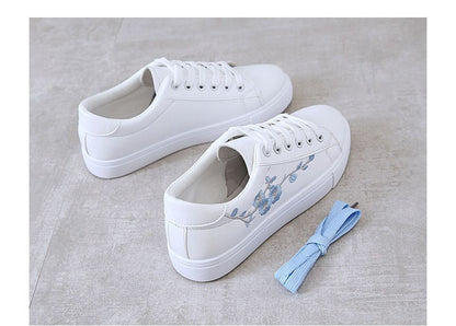 Floral Embroidered Lace-Up Sneakers