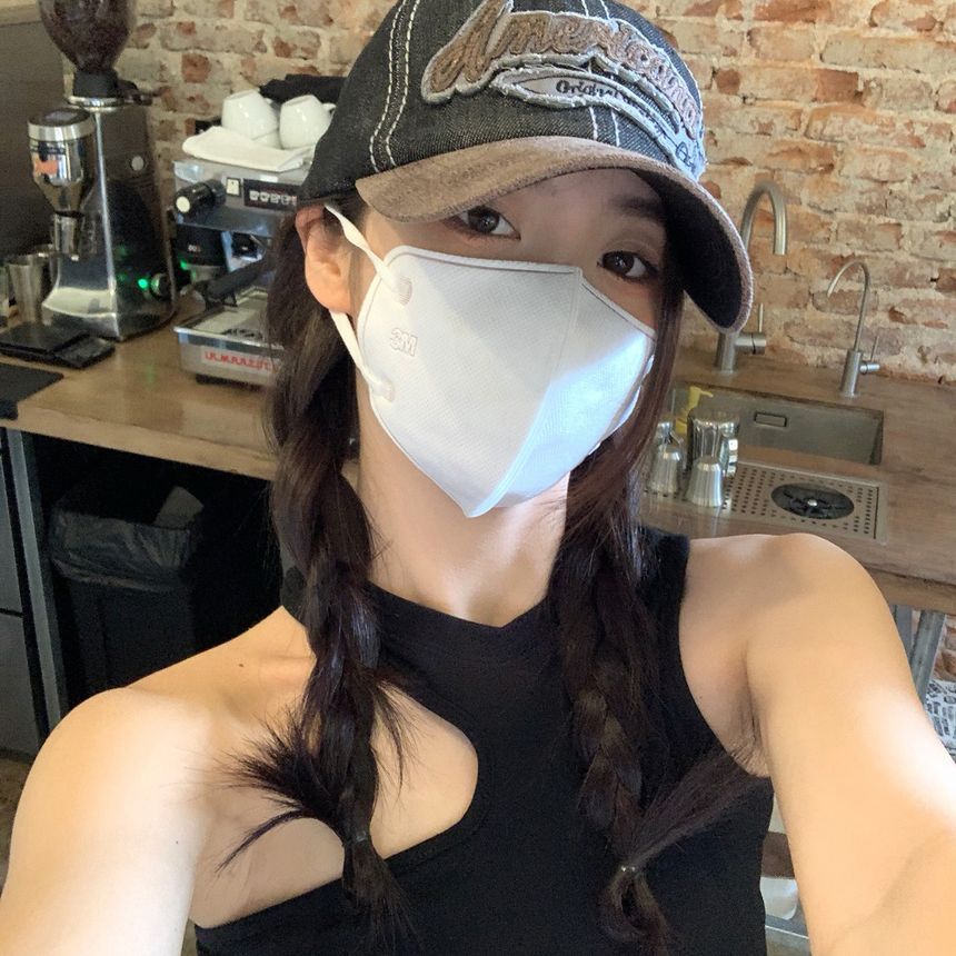 Letter Embroidered Two-Tone Denim Baseball Cap