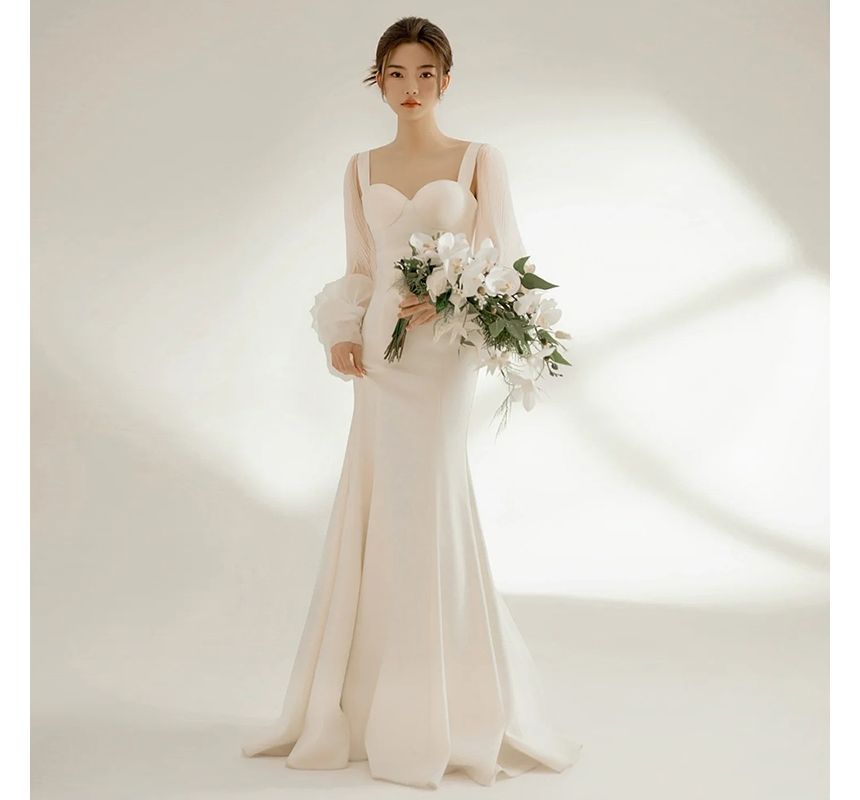 Sheath Neckline Long-Sleeve Plain Wedding Gown Sweetheart