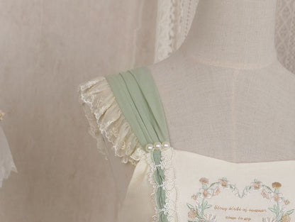 Lolita-Latzkleid mit Blumenstickerei und Spitzenbesatz und Schleife / A-Linien-Rock / Socken / Set