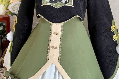 Kurze Lolita-Bluse mit ausgestellten Ärmeln und Panda-Stickerei / zweifarbiges Trägerkleid mit Schleife / Beinstulpen mit Rüschen / Set