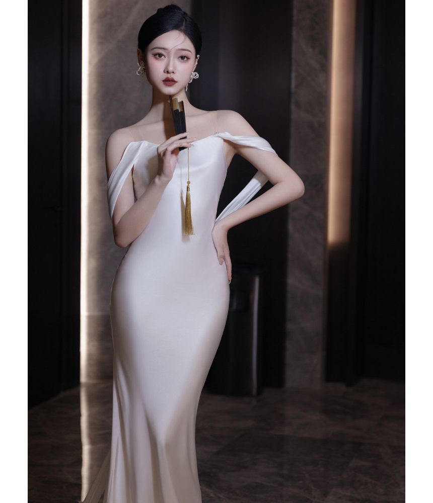 Sleeveless Square Neck Plain Floral Embroidered Panel Mesh Mermaid Wedding Gown