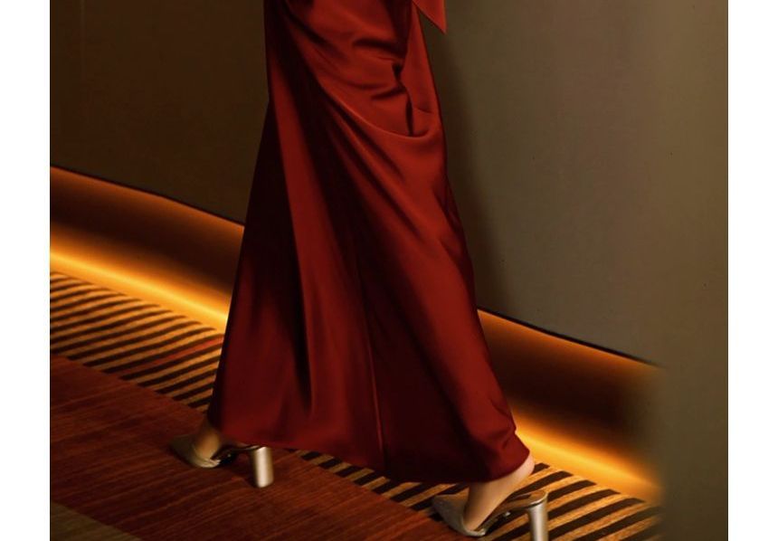 Sleeveless Stand Collar Plain Tie Back Satin A-Line Evening Gown