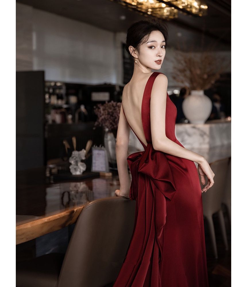 Sleeveless V-Neck Plain Backless Bow A-Line Evening Gown