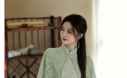 Set: Short-Sleeve Lace Panel Midi Qipao + Cape