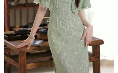 Set: Short-Sleeve Lace Panel Midi Qipao + Cape