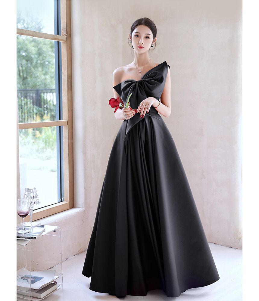 Sleeveless One Shoulder Plain Bow Satin A-Line Evening Gown