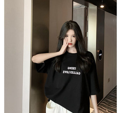 Short-Sleeve Round Neck Lettering Tee