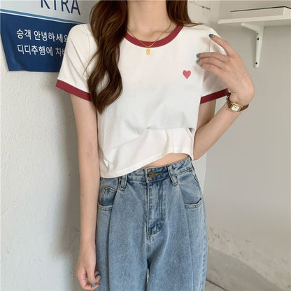 Short-Sleeve Contrast Trim Heart Embroidered Cropped Tee