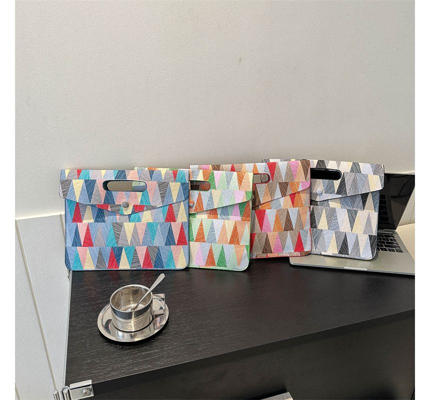 Geometric Print Envelope Clutch