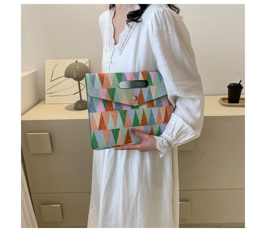 Geometric Print Envelope Clutch