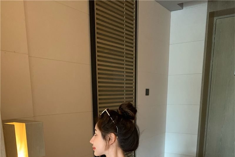 Slim-Fit Midi Two-Tone Sleeveless Dress