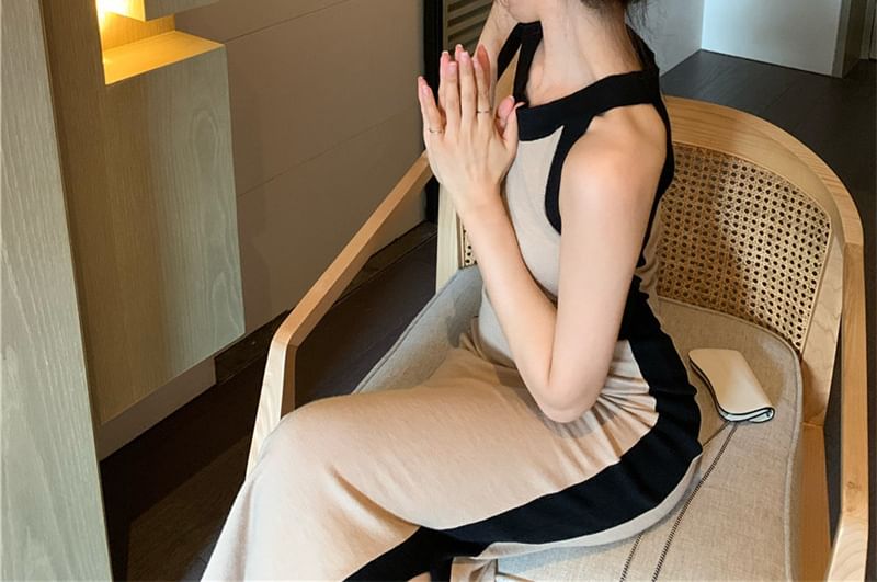 Slim-Fit Midi Two-Tone Sleeveless Dress