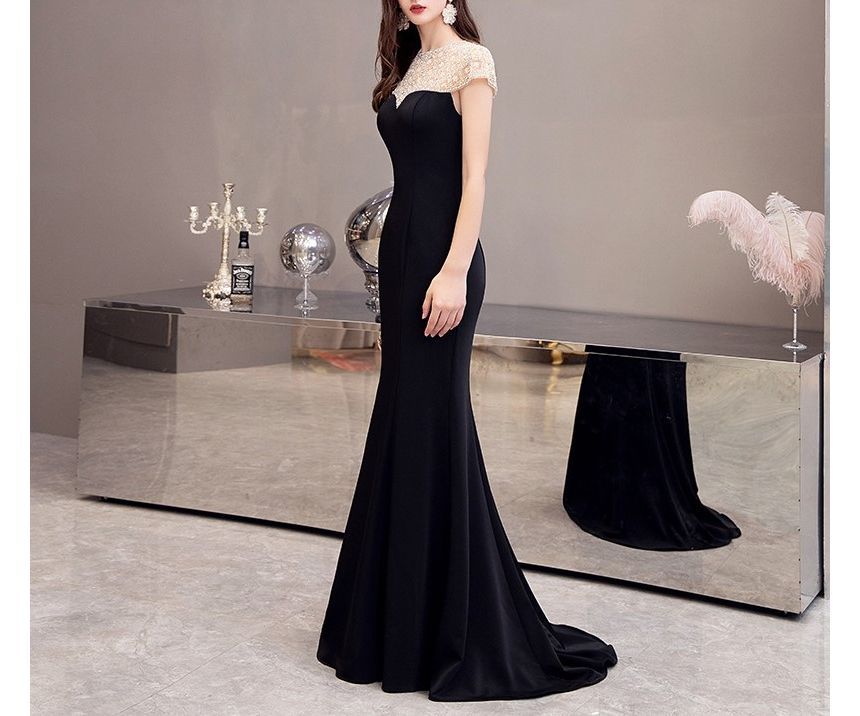 Short-Sleeve Two Tone Mermaid Evening Gown