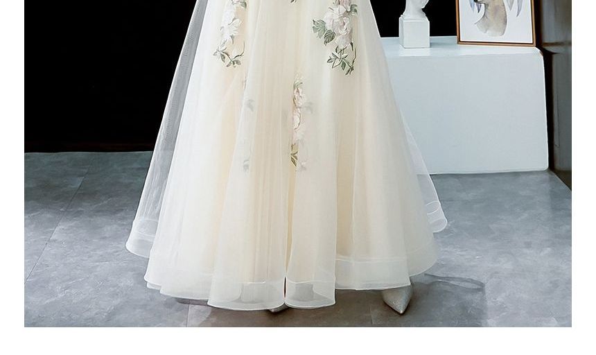 V-Neck A-Line Gown Evening Short-Sleeve Floral Embroidered