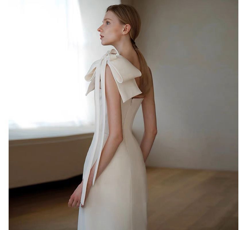 One-Shoulder Bow Slit Sheath Cocktail Dress
