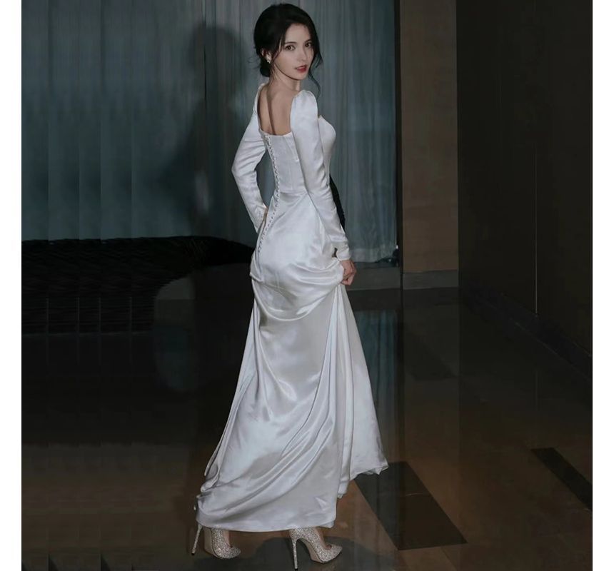 Long-Sleeve Plain A-Line Wedding Dress