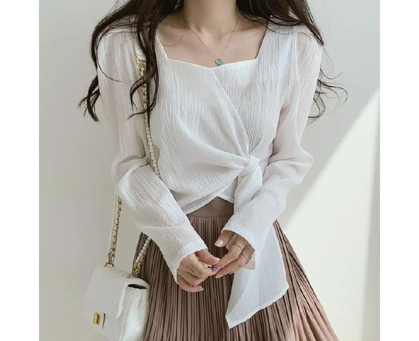 Puff-Sleeve Sweetheart-Neckline Plain Tie-Side Blouse