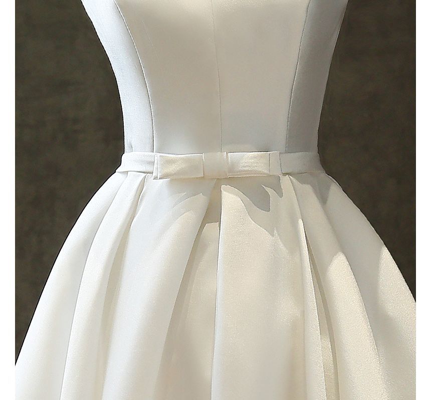 Sleeveless V-Neck Plain A-Line Cocktail Dress