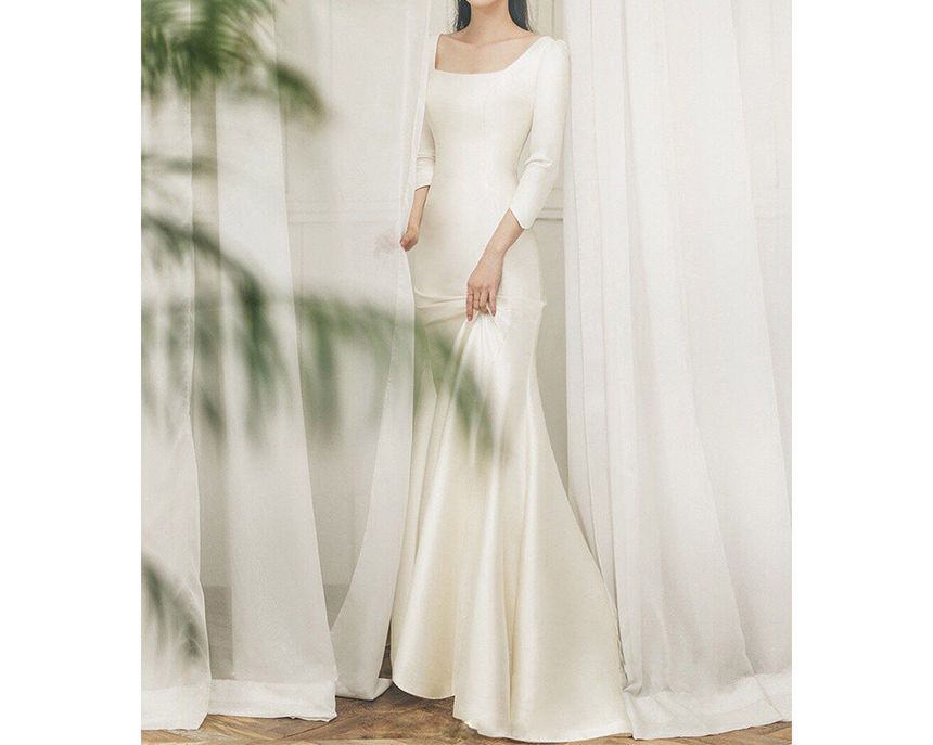 3/4-Sleeve Square-Neck Bodycon Wedding Gown