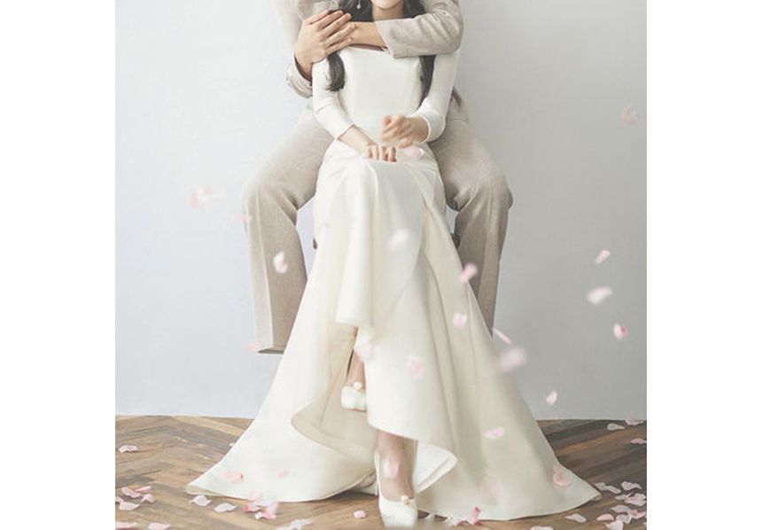 3/4-Sleeve Square-Neck Bodycon Wedding Gown