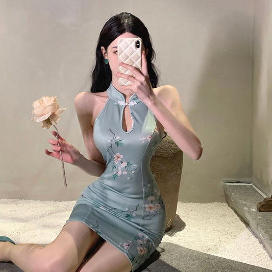 Sleeveless Floral Mini Sheath Qipao