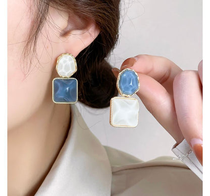 Resin Alloy Dangle Earring