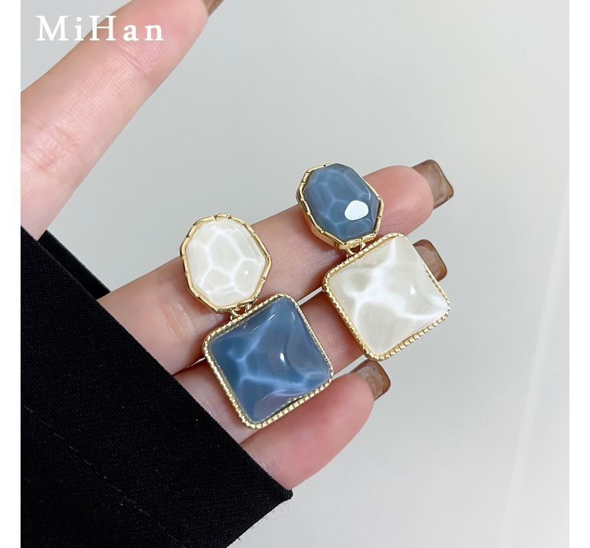 Resin Alloy Dangle Earring
