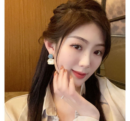 Resin Alloy Dangle Earring