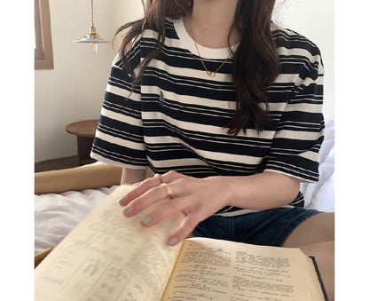 Short-Sleeve Crew Neck Striped T-Shirt