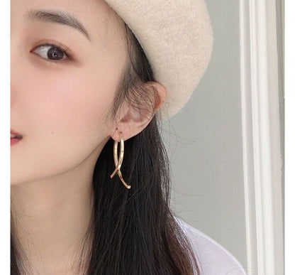 Curve Alloy Fringed Earring