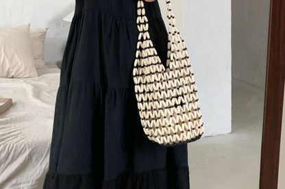 Einfarbiges A-Linien-Midikleid mit Spaghettiträgern, Lochspitze und Stufendesign