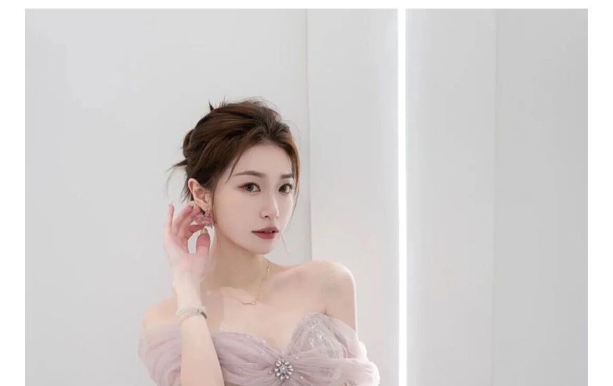 Off-Shoulder Sequined Rhinestone Bow A-Line Mesh Evening Gown
